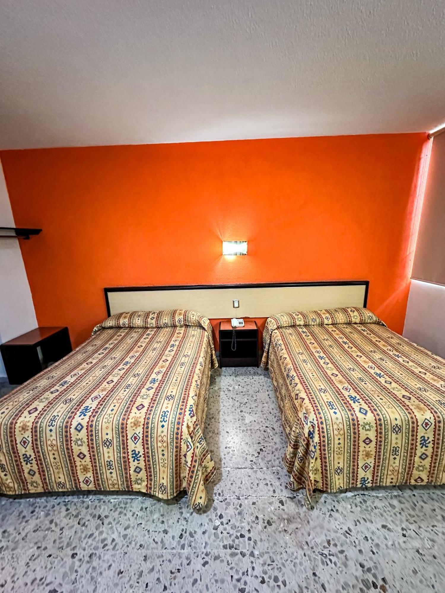 Montreal Hotel León