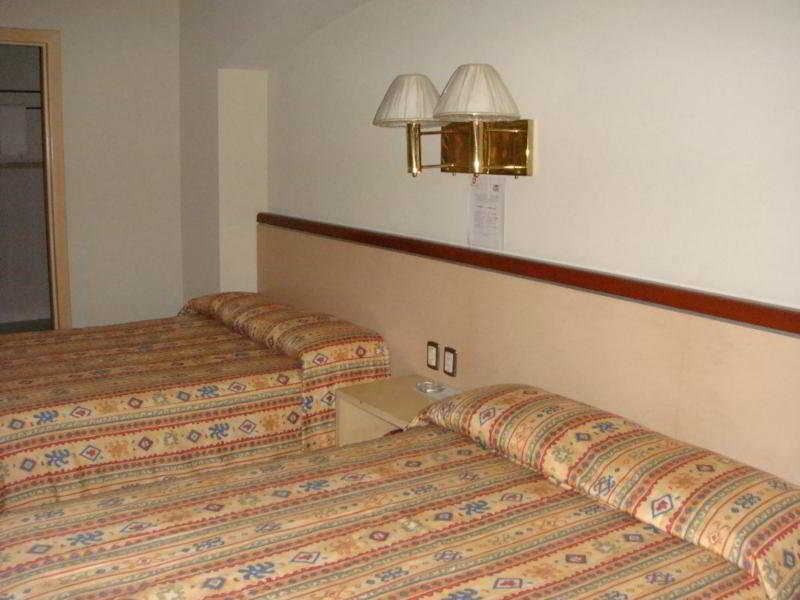 Montreal Hotel León